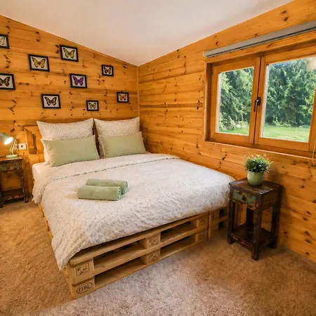 펜션 Charming Klara With Sauna, Nature&privacy Near Prague Male Kysice